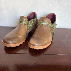 L'Artiste by Spring Step Magda Slip-On Shoes Women's Brown Size 9